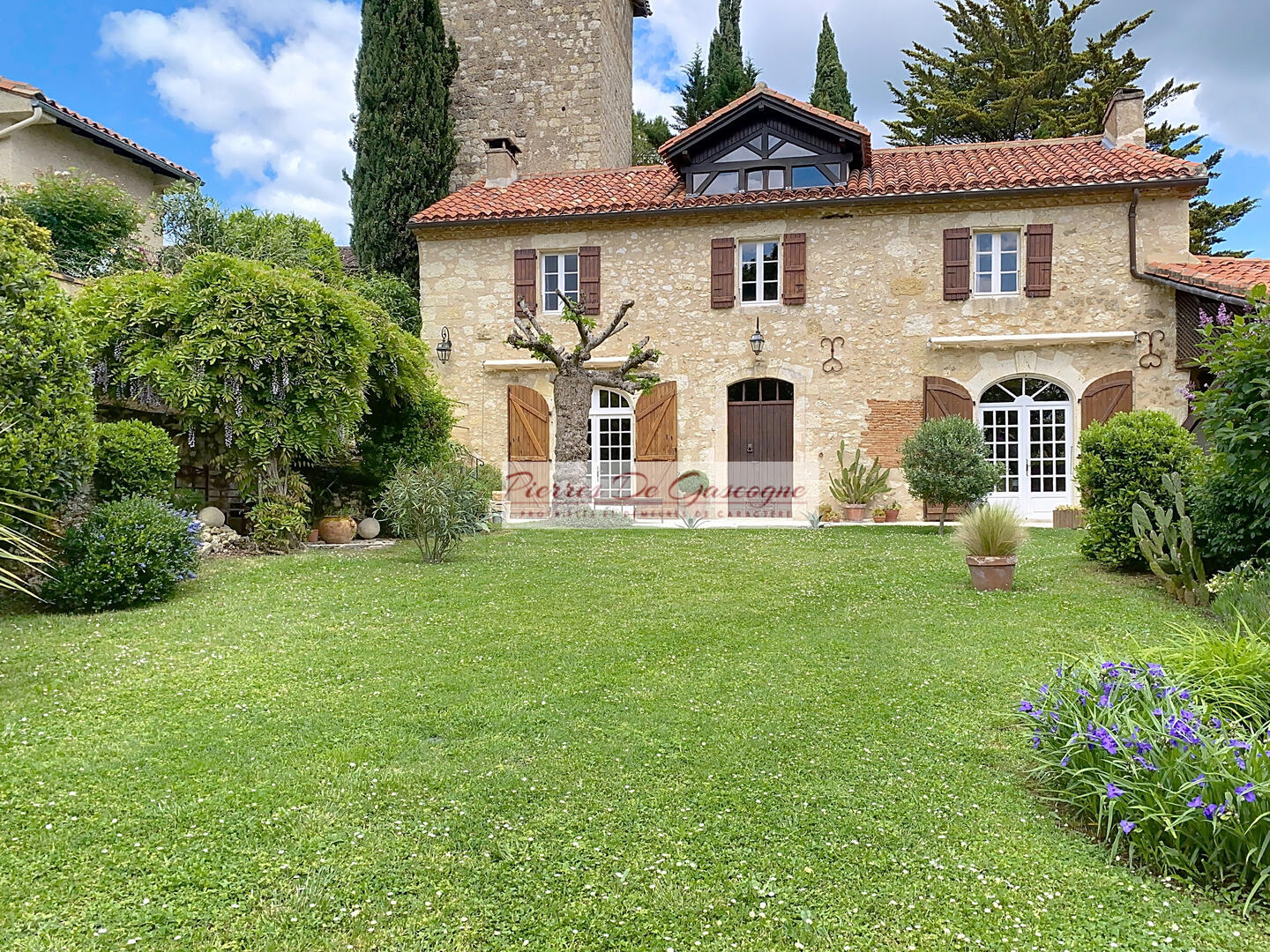 À vendre Secteur Vic-Fezensac – Maison de village de charme en parfait état
