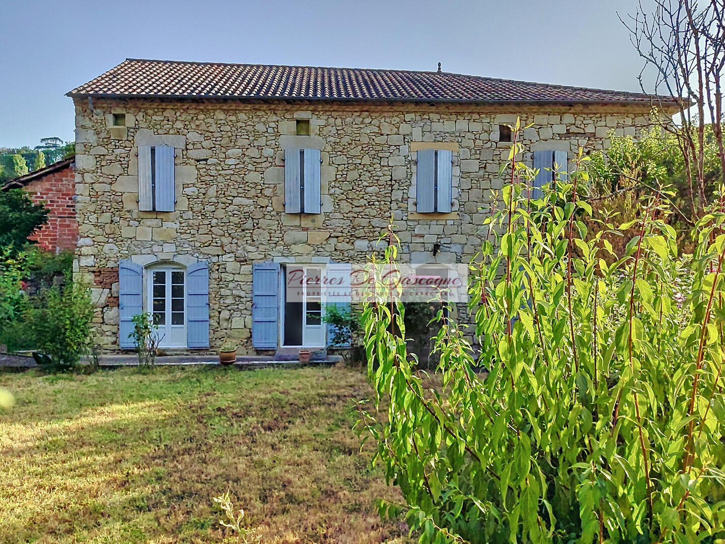 MAISON DE VILLAGE ENTIEREMENT RENOVEE – 4 chambres –30 minute d’agen– Coup de cœur assuré