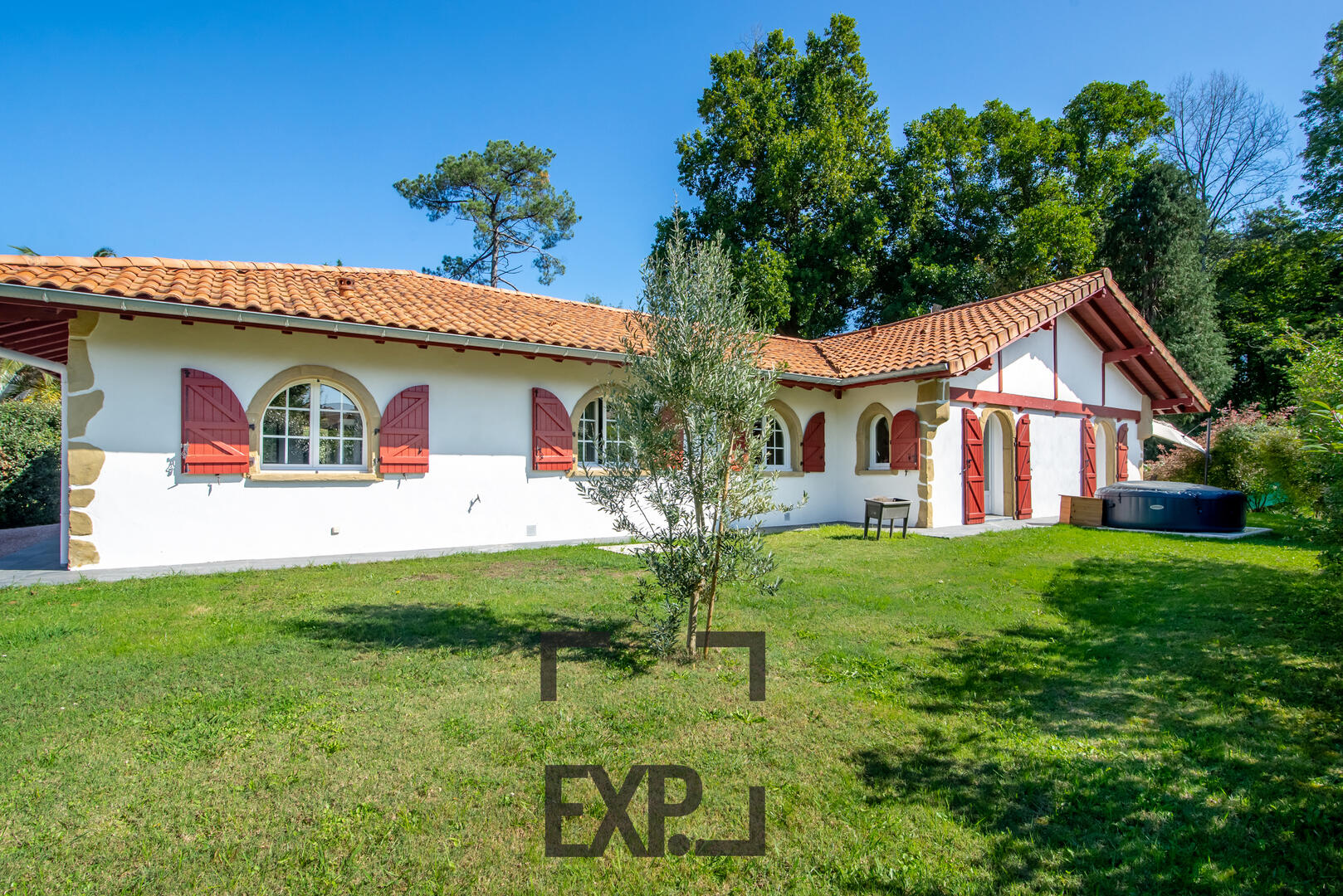 Charmante villa au Pays Basque, quartier calme, 175m², 4 chambres, sur 1.000m² de terrain