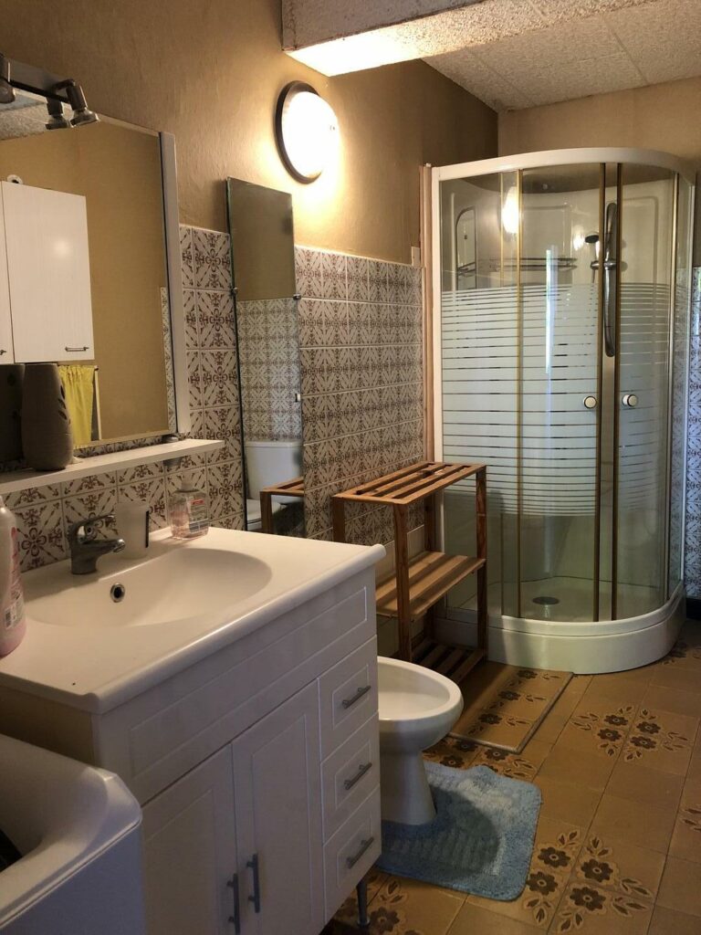 Charmante maison de campagne, 240m², 5 chambres, 2ha (dont 1parcelle avec CU)