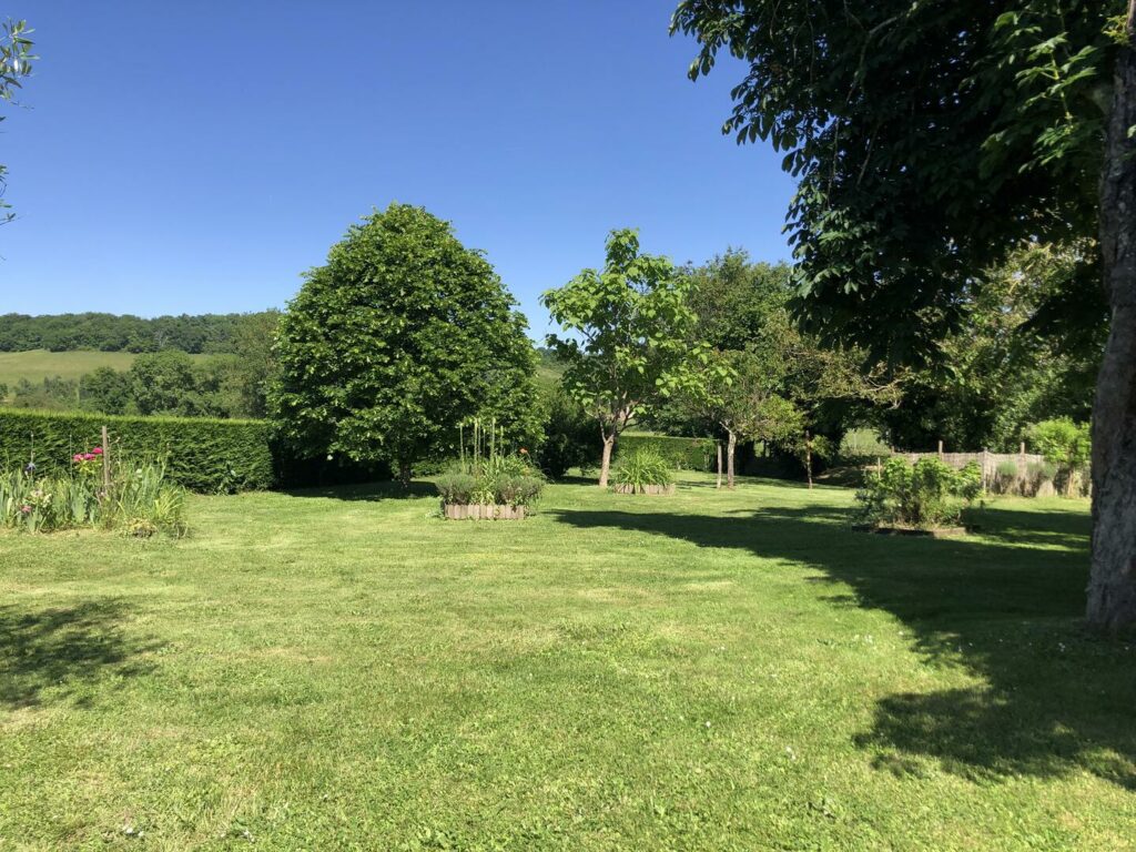Charmante maison de campagne, 240m², 5 chambres, 2ha (dont 1parcelle avec CU)