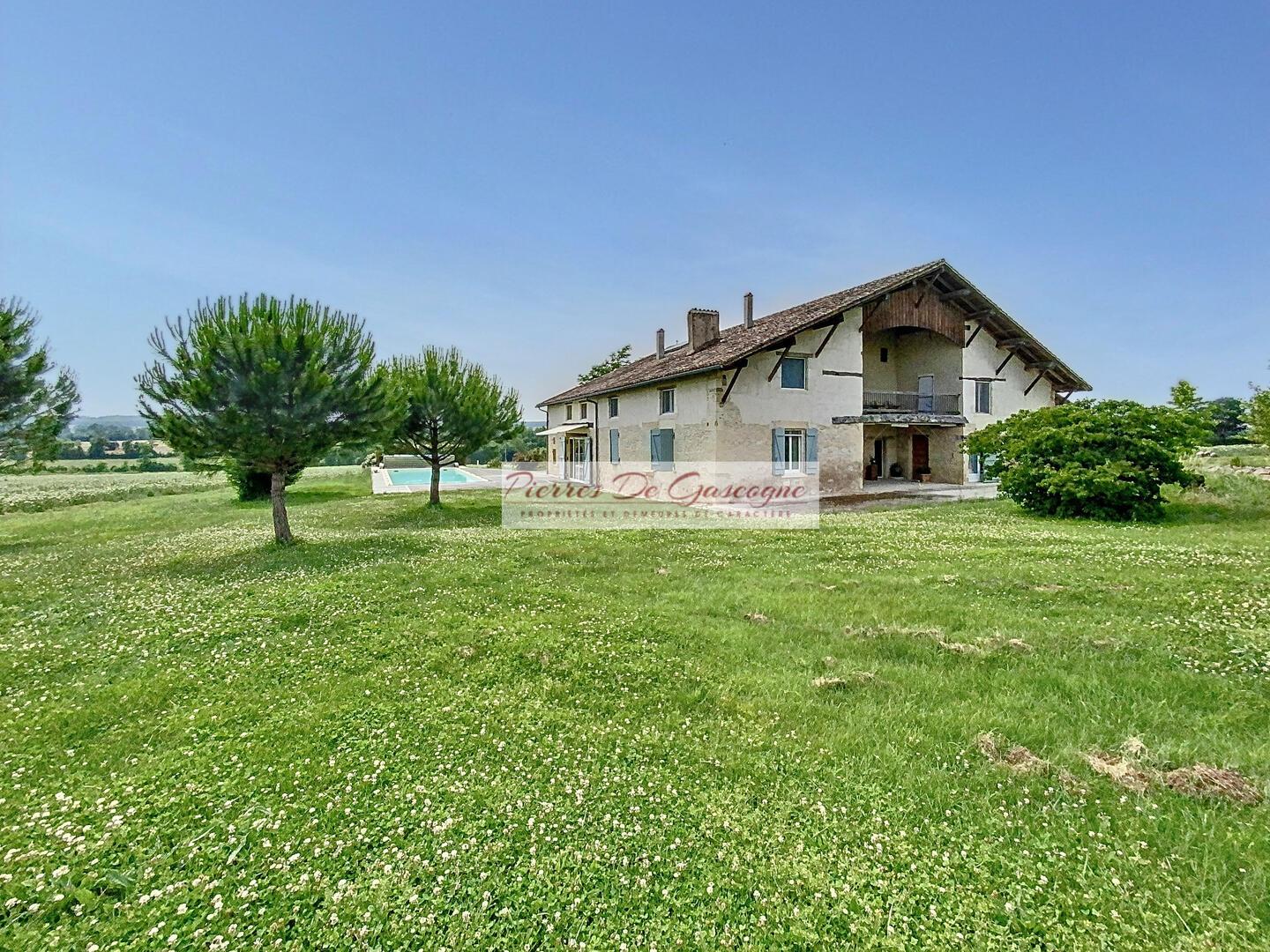 EMPLACEMENT IDÉAL SUR LE CHEMIN DE ST-JACQUES 9 CHAMBRES