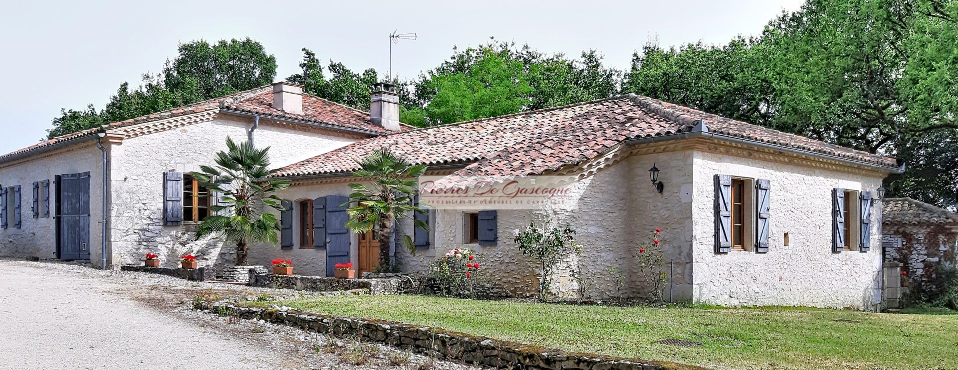 Élégante Demeure en Pierre avec Piscine, Spa et Sauna