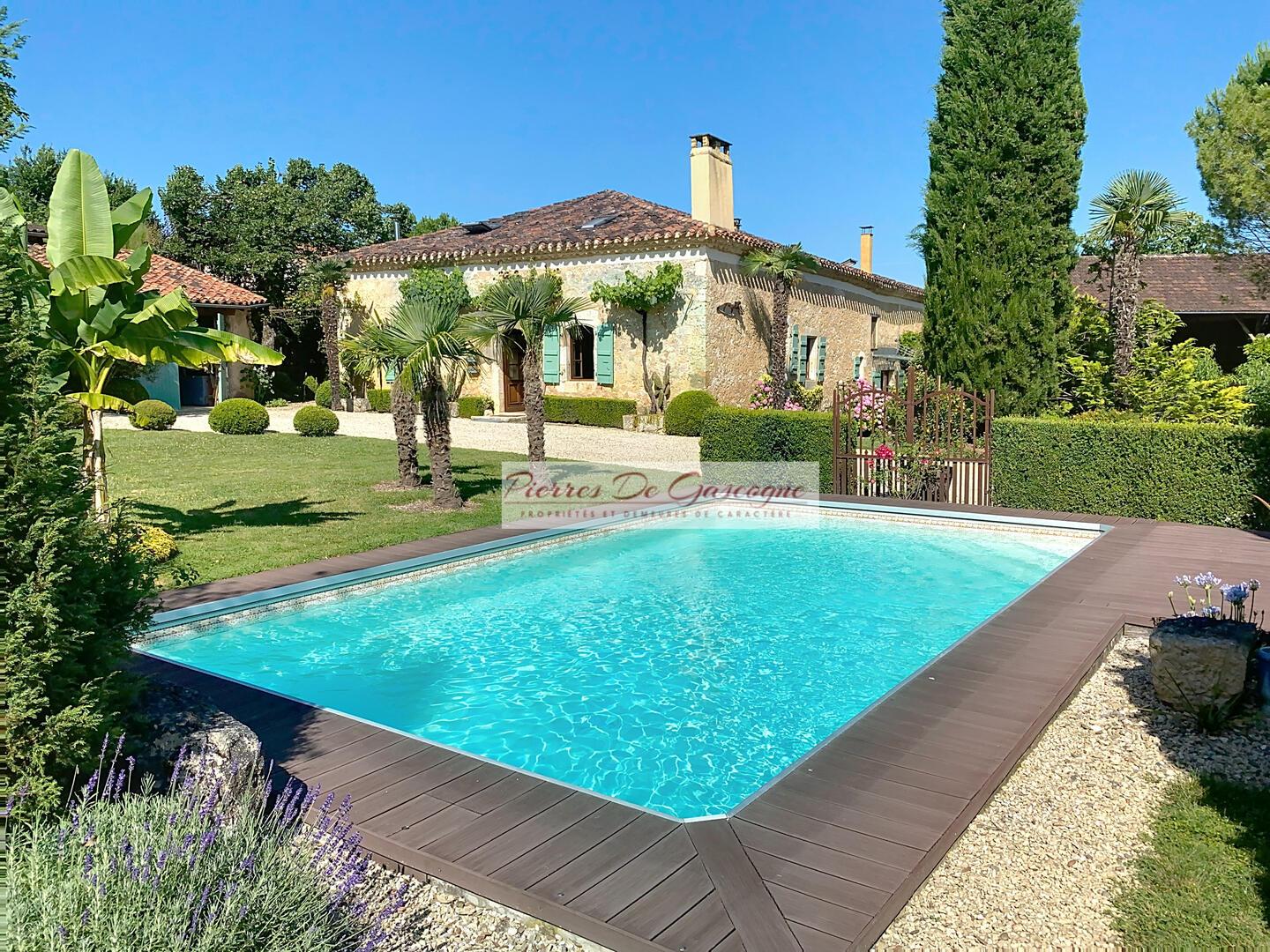 Un havre de paix à la campagne, entre charme et nature.