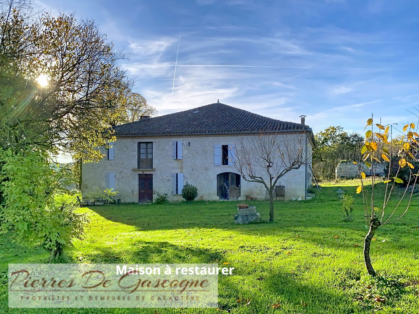 Hameau de charme avec maison rénovée, dépendances sur plus de 3 hectares