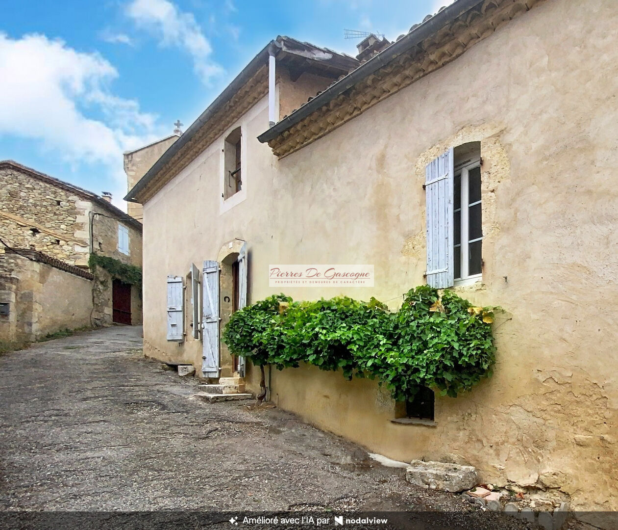 Maison ancienne en pierre avec terrasse panoramique – à 20 minutes d’Auch